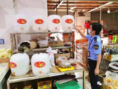 查扣各類酒超1000斤，塘廈開展酒類整治專項行動保障食品安全