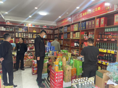 中原區(qū)市場(chǎng)監(jiān)督管理局開展酒類市場(chǎng)專項(xiàng)打假行動(dòng)，保障食品安全
